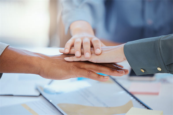 跨文化管理對企業(yè)全球化戰(zhàn)略實施的影響及應對策略？