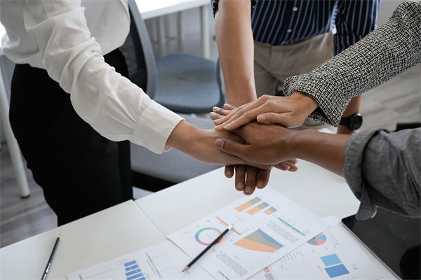 跨文化管理對企業(yè)全球化戰(zhàn)略實施的影響及應對策略？